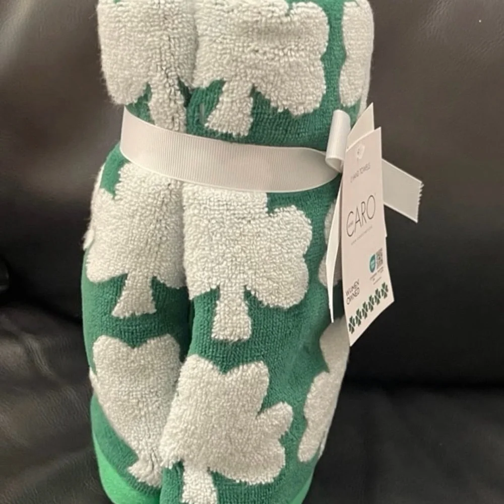 CARO HOME St Patricks Shamrock Hand Towels, Set of 2